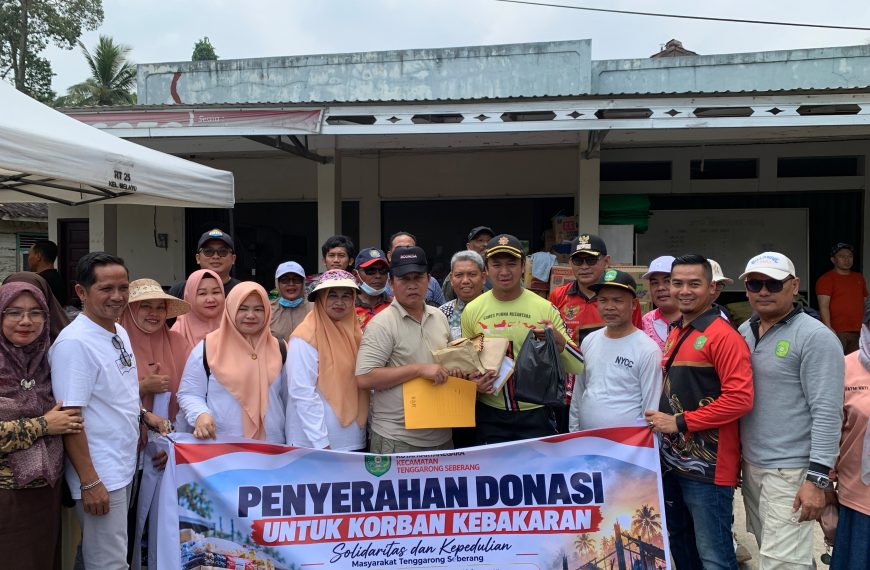 PEDULI KORBAN KEBAKARAN MELAYU, CAMAT TENGGARONG SEBERANG SALURKAN BANTUAN RP150 JUTA DAN 2,4 TON BERAS